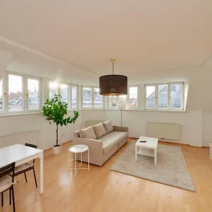 Central Kreuzgasse Apartment